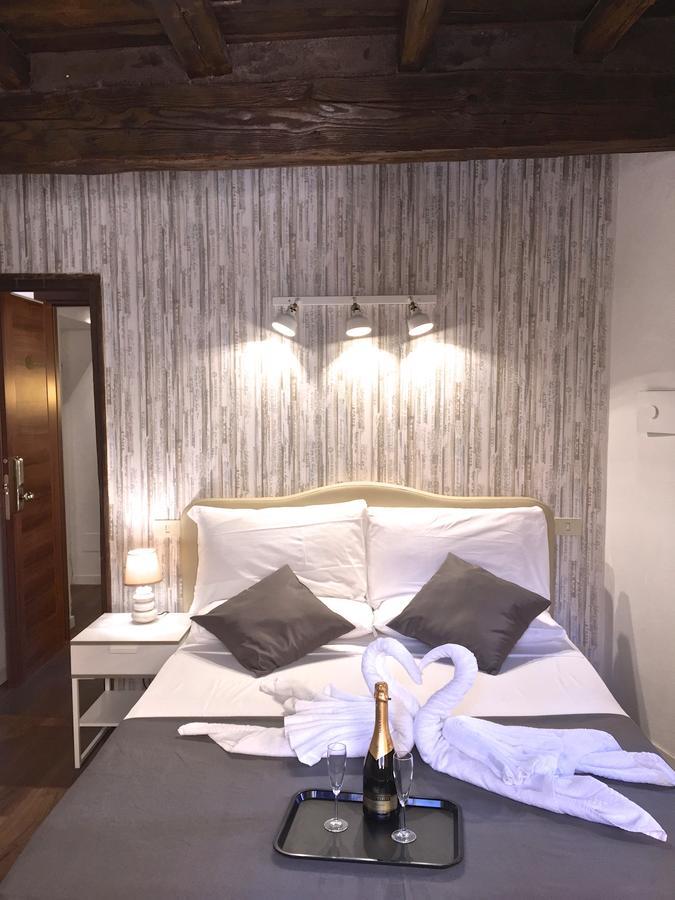 Do-Do Navona Suites Rome Bilik gambar