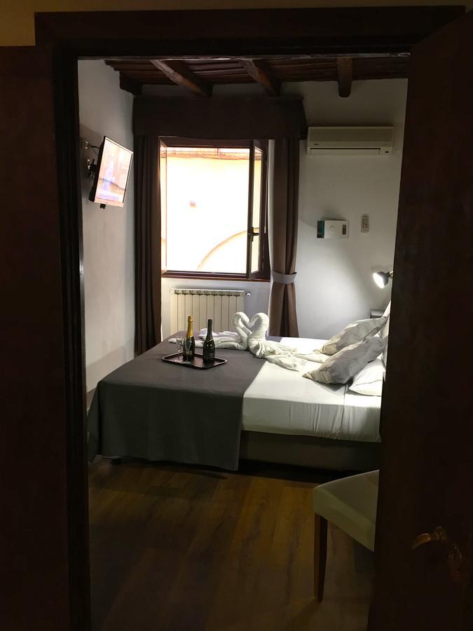 Do-Do Navona Suites Rome Bilik gambar