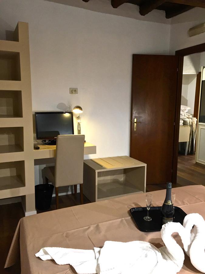Do-Do Navona Suites Rome Bilik gambar